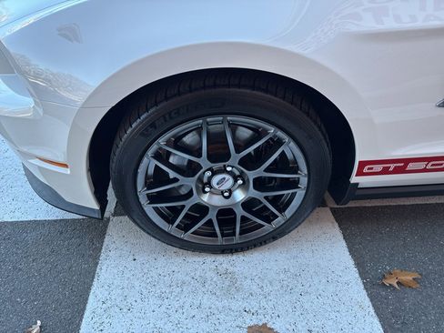 Used 2010 Ford Mustang Shelby GT500 image 14