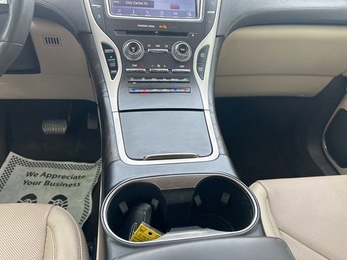 Used 2020 Lincoln Nautilus Reserve image 24