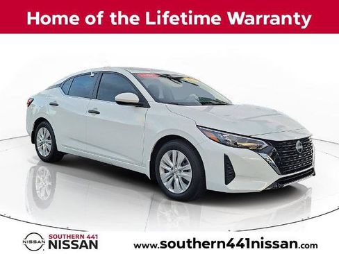 Certified 2025 Nissan Sentra S FWD image 1