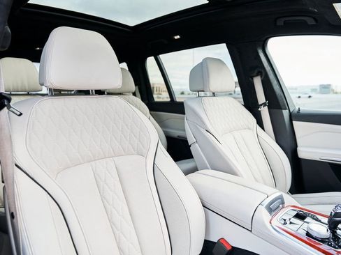 Used 2024 BMW ALPINA XB7 image 47