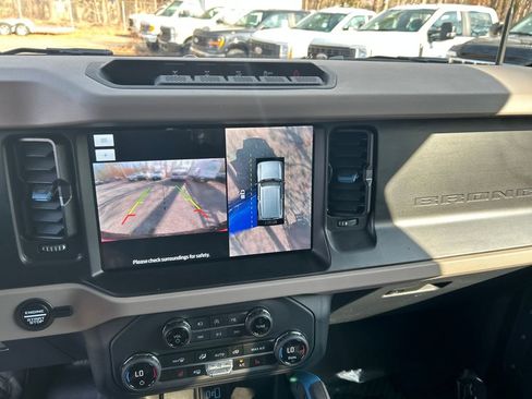 Used 2023 Ford Bronco Wildtrak image 20