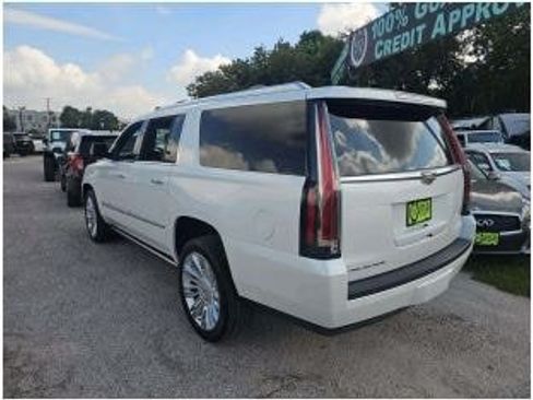 Used 2018 Cadillac Escalade ESV Platinum RWD image 3