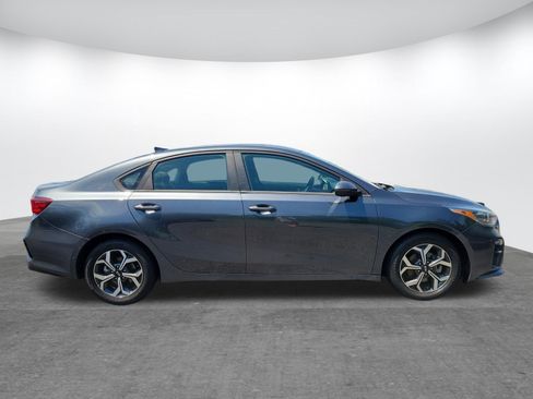 Used 2021 Kia Forte LXS FWD image 2