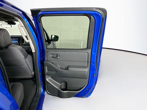 Used 2024 Nissan Frontier SV w/ SV Convenience Package RWD image 27