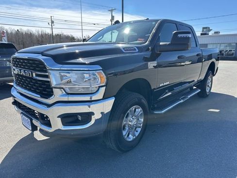 Used 2024 RAM 2500 Big Horn AWD/4WD image 3
