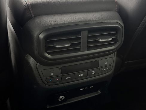 Certified 2025 Honda Pilot Black Edition image 27