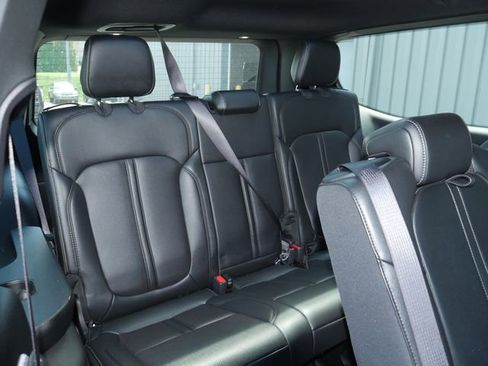 Used 2025 Jeep Wagoneer 4WD w/ Convenience Group I image 28
