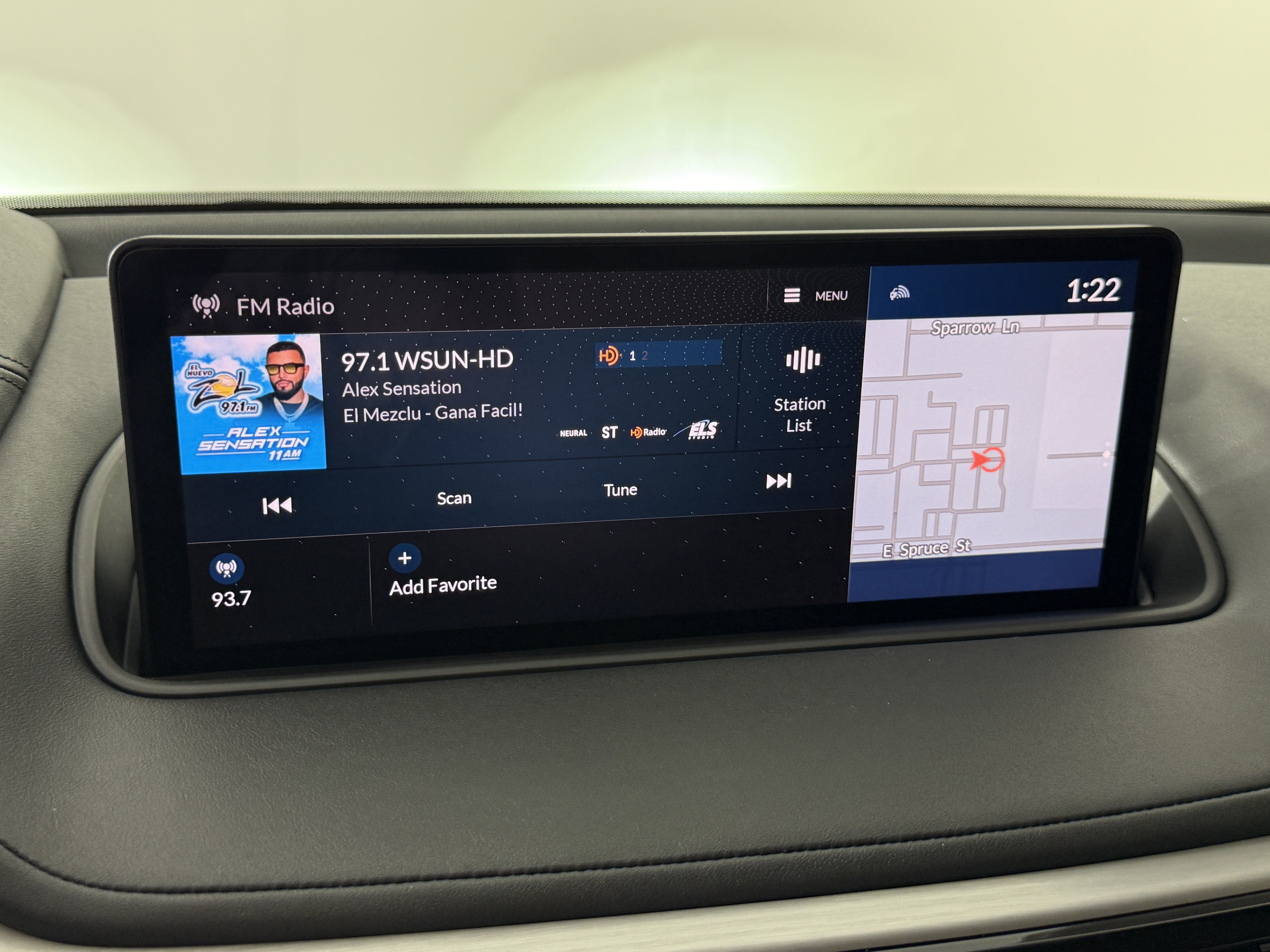 Used 2023 Acura MDX w/ Technology Package AWD/4WD image 17