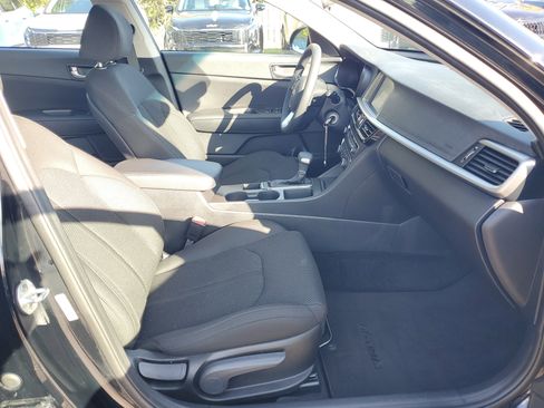 Certified 2020 Kia Optima LX image 7