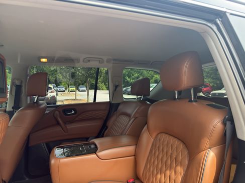 Used 2018 INFINITI QX80 2WD w/ Deluxe Technology Package image 6