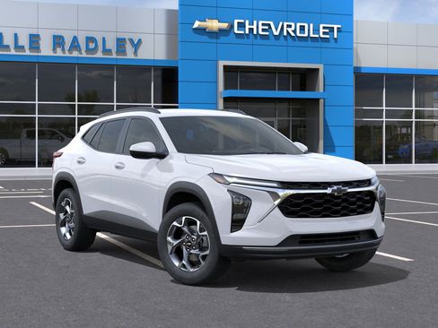 New 2026 Chevrolet Trax LT w/ Driver Confidence Package image 7