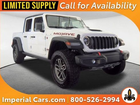 Used 2026 Jeep Gladiator Mojave AWD/4WD image 1