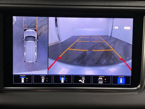 Used 2021 GMC Yukon XL Denali image 26