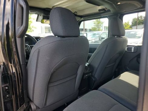 Used 2024 Jeep Wrangler Unlimited w/ Convenience Group AWD/4WD image 12