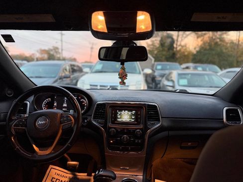 Used 2015 Jeep Grand Cherokee Laredo w/ Quick Order Package 23E image 13