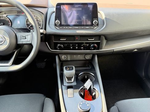 Used 2023 Nissan Rogue S image 14