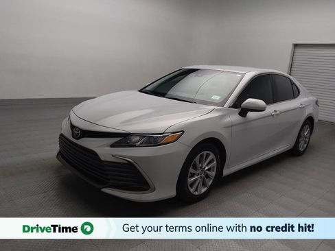 Used 2024 Toyota Camry LE image 1