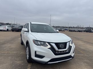 Used 2017 Nissan Rogue S video 2