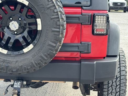 Used 2014 Jeep Wrangler Unlimited Sport w/ Connectivity Group image 6