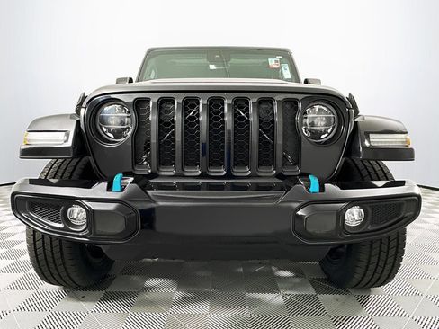Used 2021 Jeep Wrangler Unlimited Sahara image 4