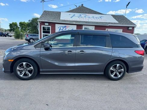 Used 2019 Honda Odyssey Touring image 2