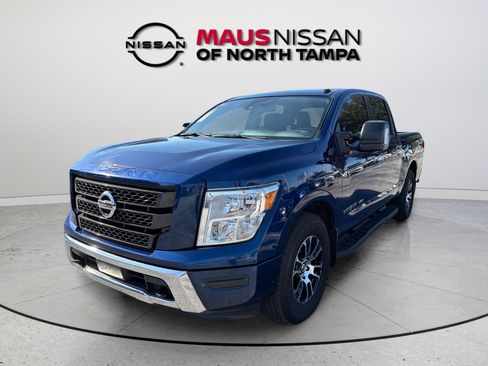Used 2020 Nissan Titan SV w/ SV Convenience Package RWD image 4