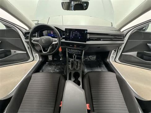 Certified 2025 Volkswagen Jetta S image 19