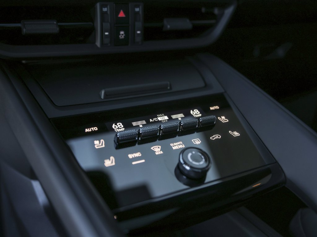 Certified 2026 Porsche Macan Electric RWD image 27