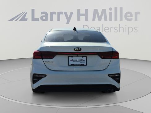 Used 2019 Kia Forte LXS FWD image 4