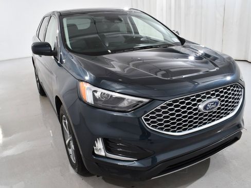 Used 2024 Ford Edge SEL w/ Convenience Package image 4