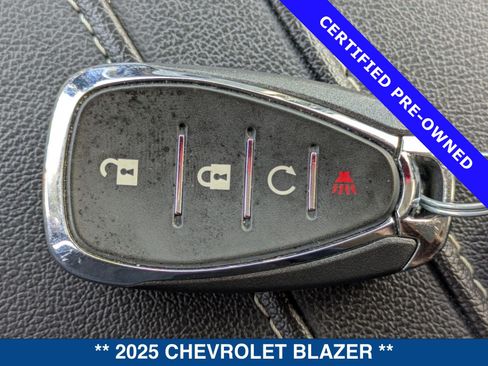 Used 2025 Chevrolet Blazer LT FWD image 35