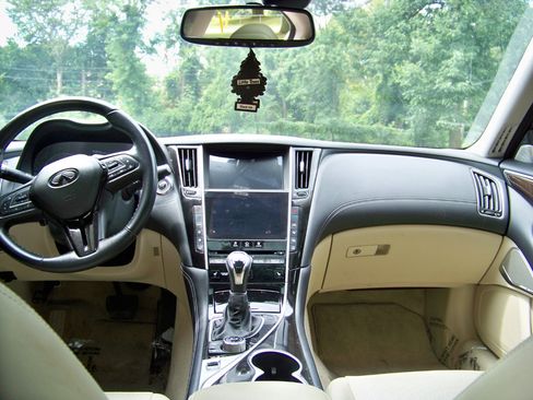 Used 2018 INFINITI Q50 Luxe w/ Sensory Package (Luxe) image 12