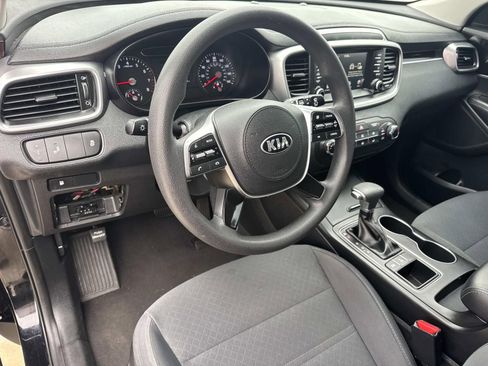 Used 2019 Kia Sorento AWD image 17