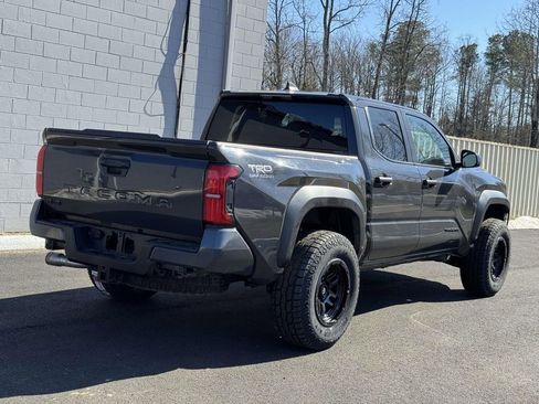 Used 2025 Toyota Tacoma TRD Off-Road image 21