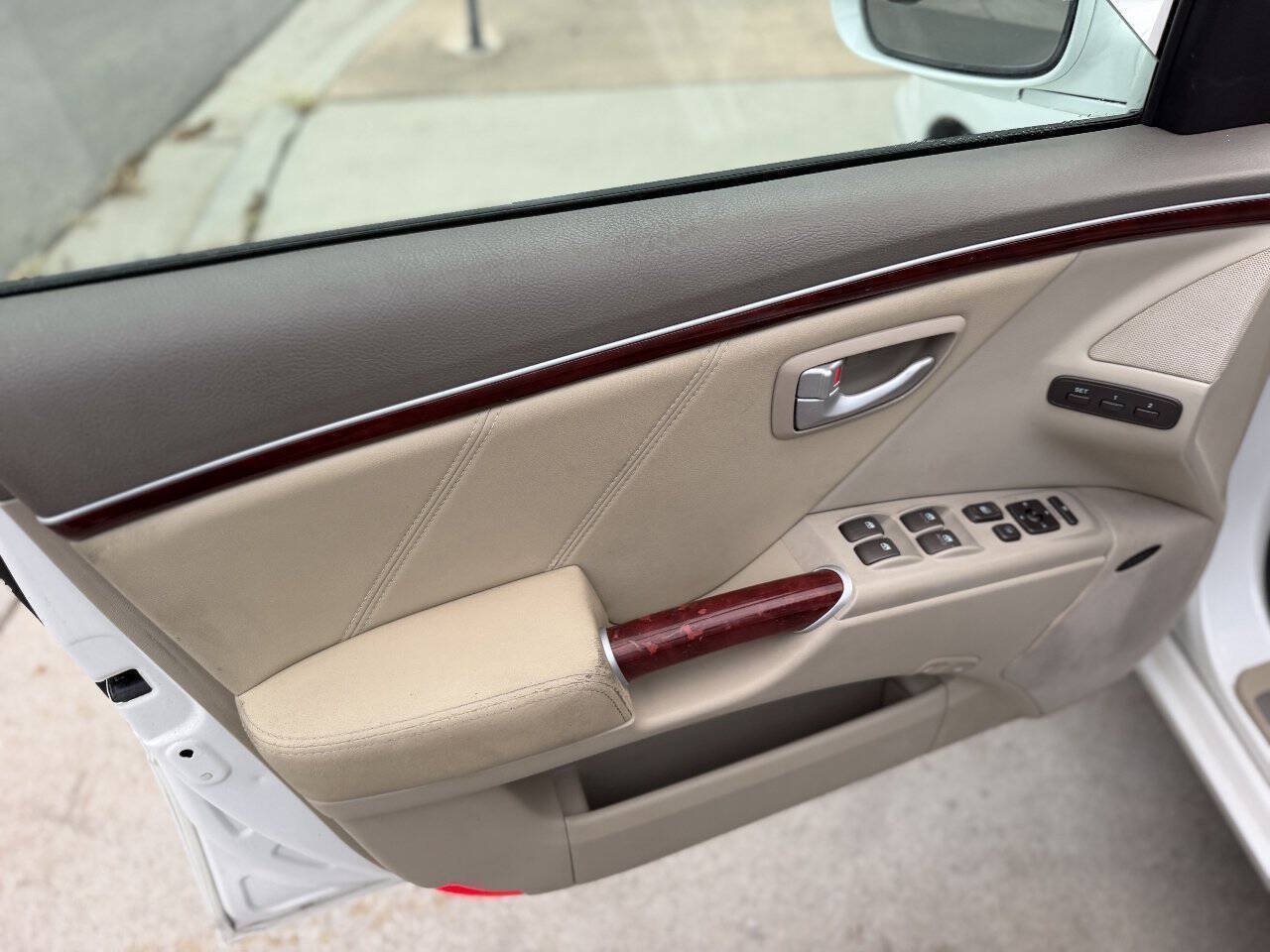 Used 2007 Hyundai Azera SE FWD image 16