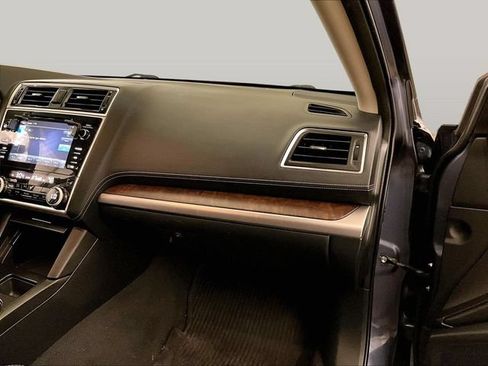 Used 2018 Subaru Outback 2.5i Limited AWD/4WD image 16
