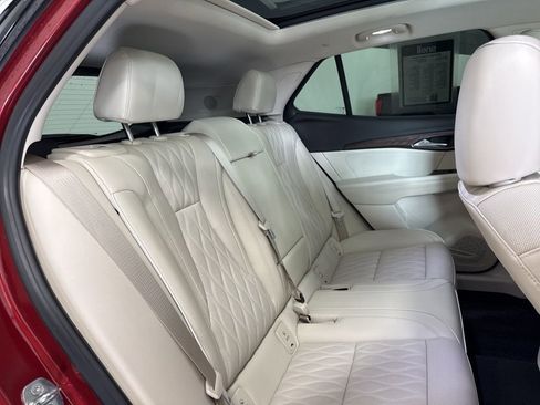 Used 2022 Buick Envision Avenir w/ Technology Package II image 12