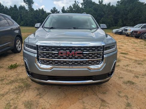 Used 2023 GMC Acadia Denali w/ Denali Technology Package FWD image 3