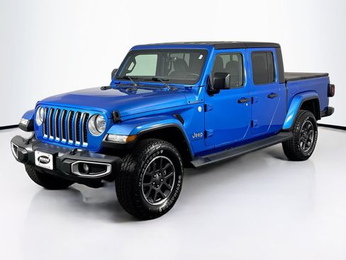 Used 2022 Jeep Gladiator Overland w/ Cold Weather Group AWD/4WD image 6