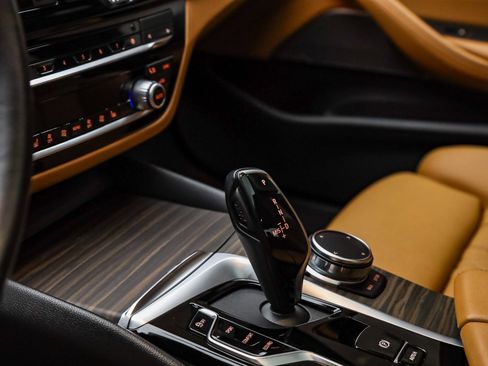 Certified 2023 BMW 540i w/ Premium Package image 24