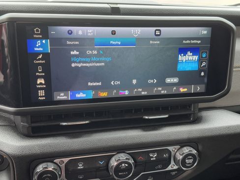 Used 2024 Jeep Wrangler Sport S image 28