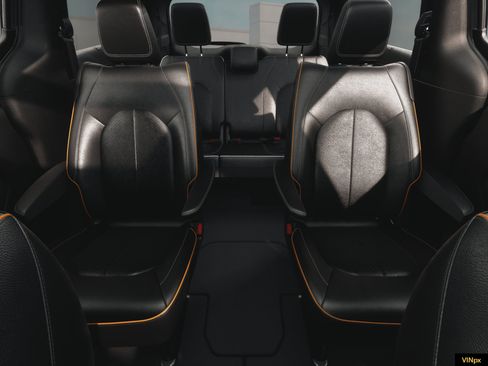 New 2027 Chrysler Pacifica Limited AWD/4WD image 17
