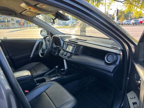 Used 2018 Toyota RAV4 LE w/ All Weather Liner Package image 5