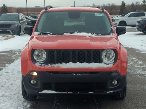 Used 2015 Jeep Renegade Latitude w/ Popular Equipment Group image 8