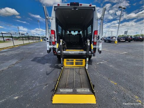 Used 2021 RAM ProMaster 2500 w/ Premium Appearance Group FWD image 5