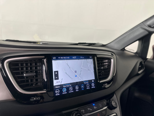 Used 2020 Chrysler Pacifica Touring-L w/ Advanced Safetytec Group AWD/4WD image 12