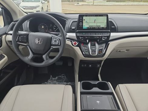 New 2026 Honda Odyssey Touring image 12