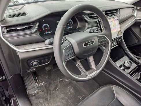 Certified 2023 Jeep Grand Cherokee L Limited w/ Black Appearance Package image 11