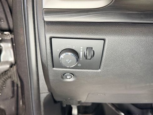Used 2021 Jeep Grand Cherokee Altitude AWD/4WD image 17