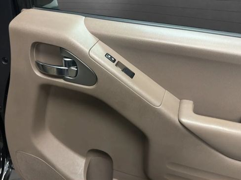 Used 2016 Nissan Frontier SV RWD image 18